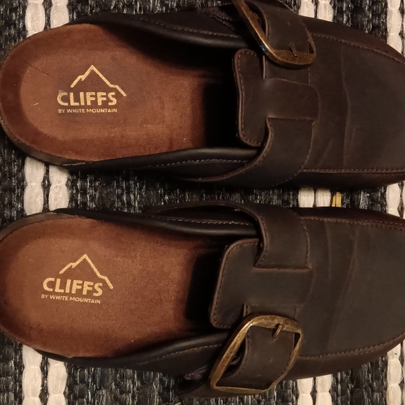 Cliffs by White Mountain Men's Brown Slip-On Shoes - Picture 1 of 8